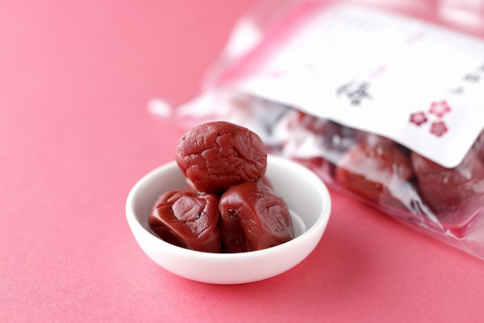 ADDITIVE-FREE HANDMADE PICKLED PLUMS “ENNEN SHISO-ZUKE UME”